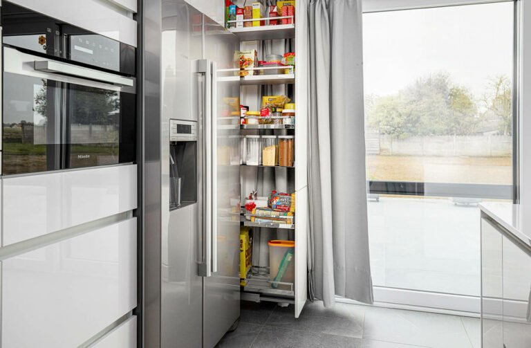 frigo en apothekerskast