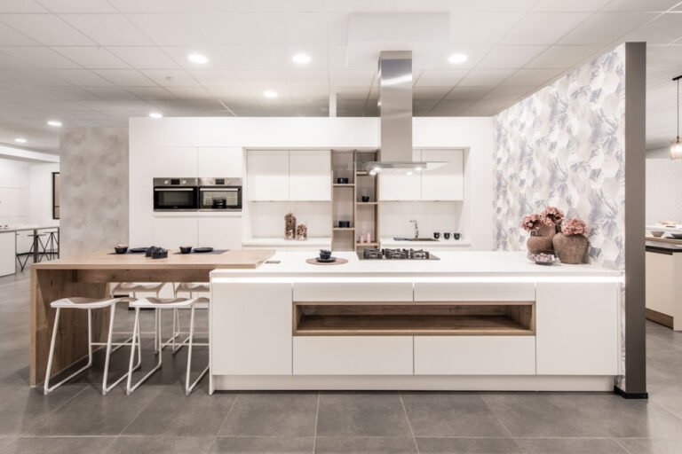 Moderne witte keuken