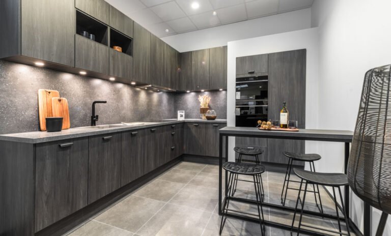 donkere keuken uit hout