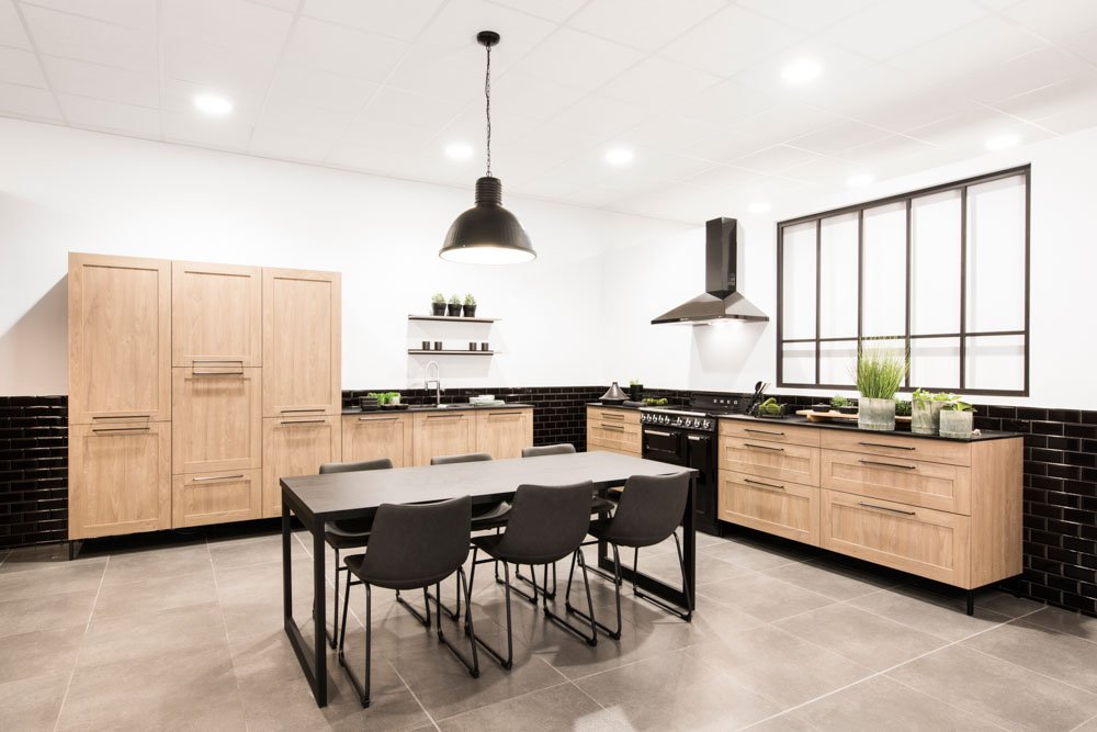 houten keuken met industriële kenmerken