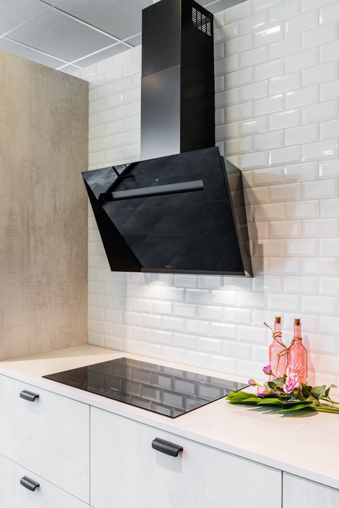 keuken met moderne dampkap
