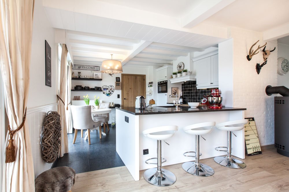 witte half open keuken